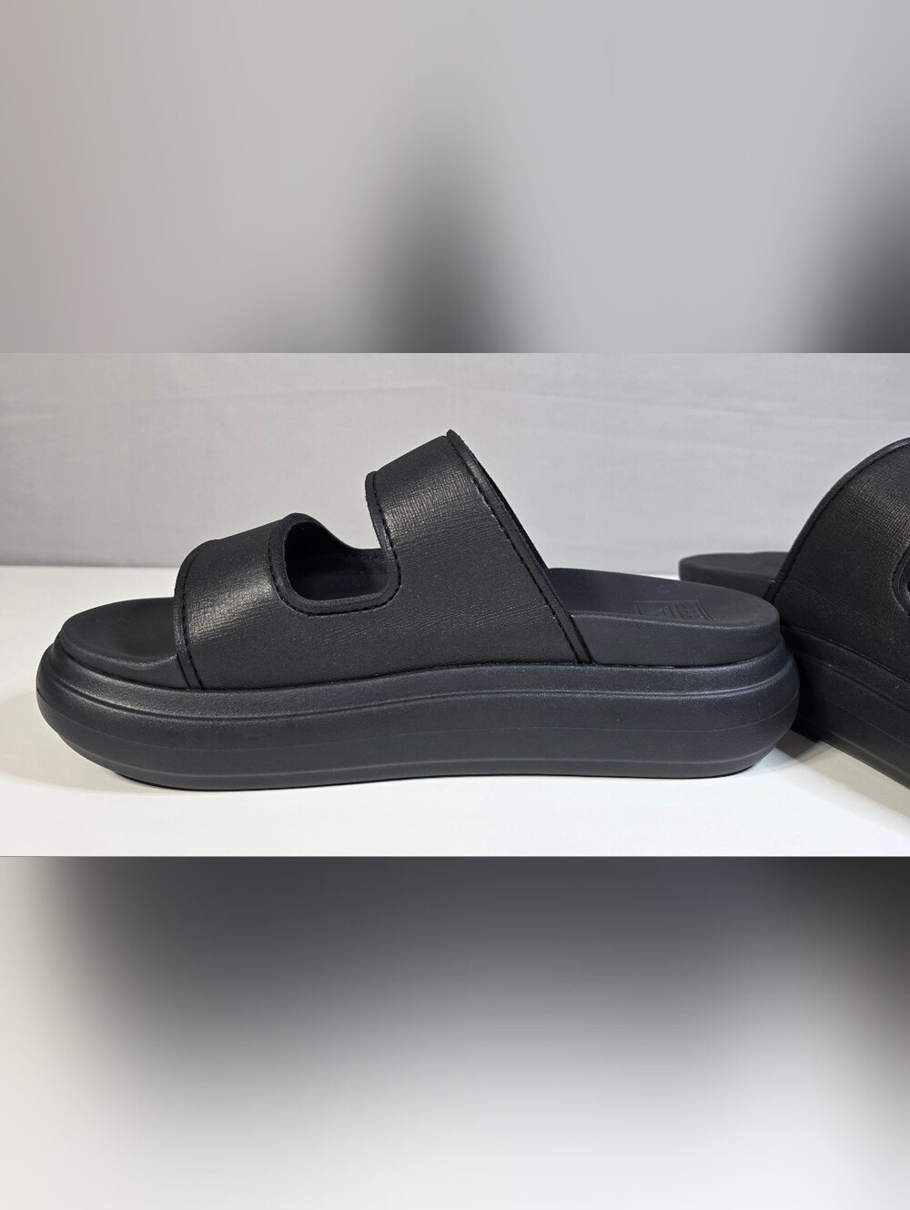 Reef Cushion Bondi 2-Bar slide sandals for women Size 9 - Picture 4 of 14